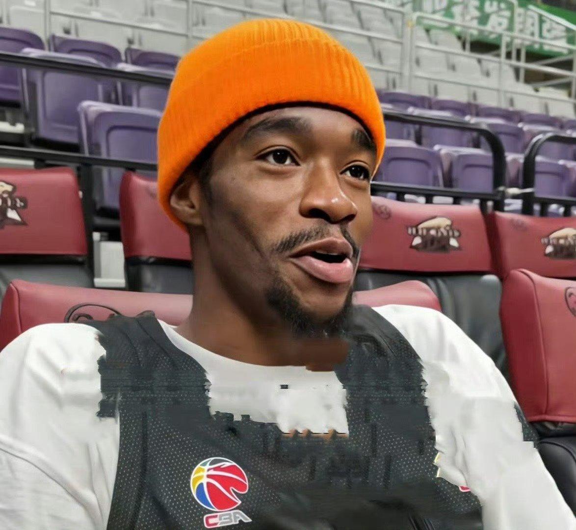 萨姆纳知恩图报！
广东男篮宣布取消萨姆纳注册后，后者发文表示感谢广东男篮，理由是