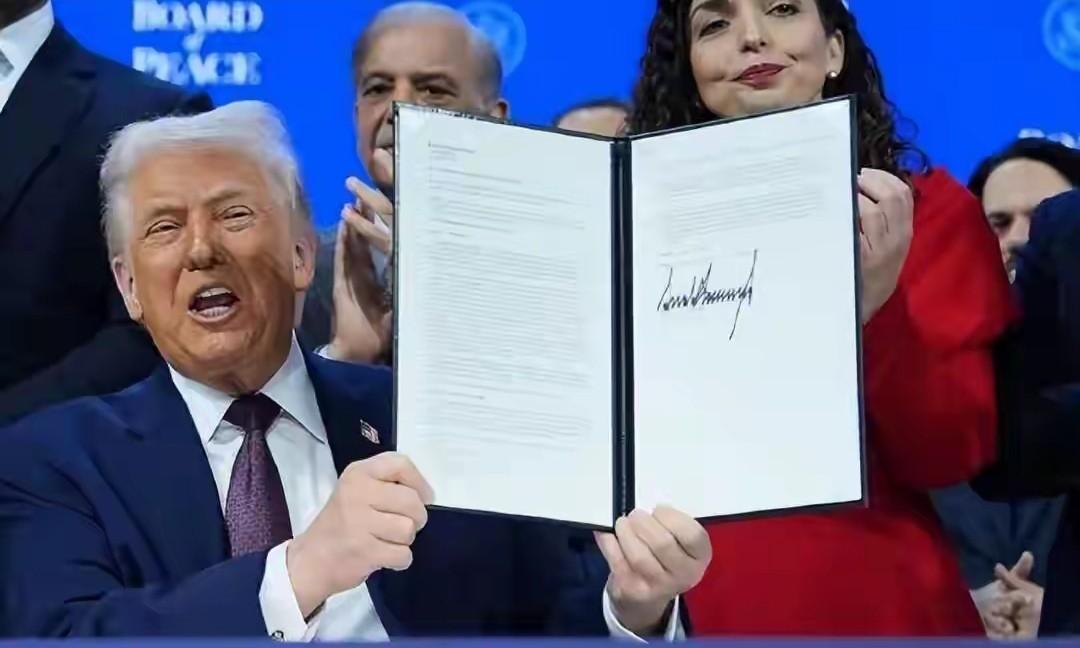 特朗普召开“和平委员会”首次会议，中俄收到邀请，但都不准备去
美国总统特朗普想以