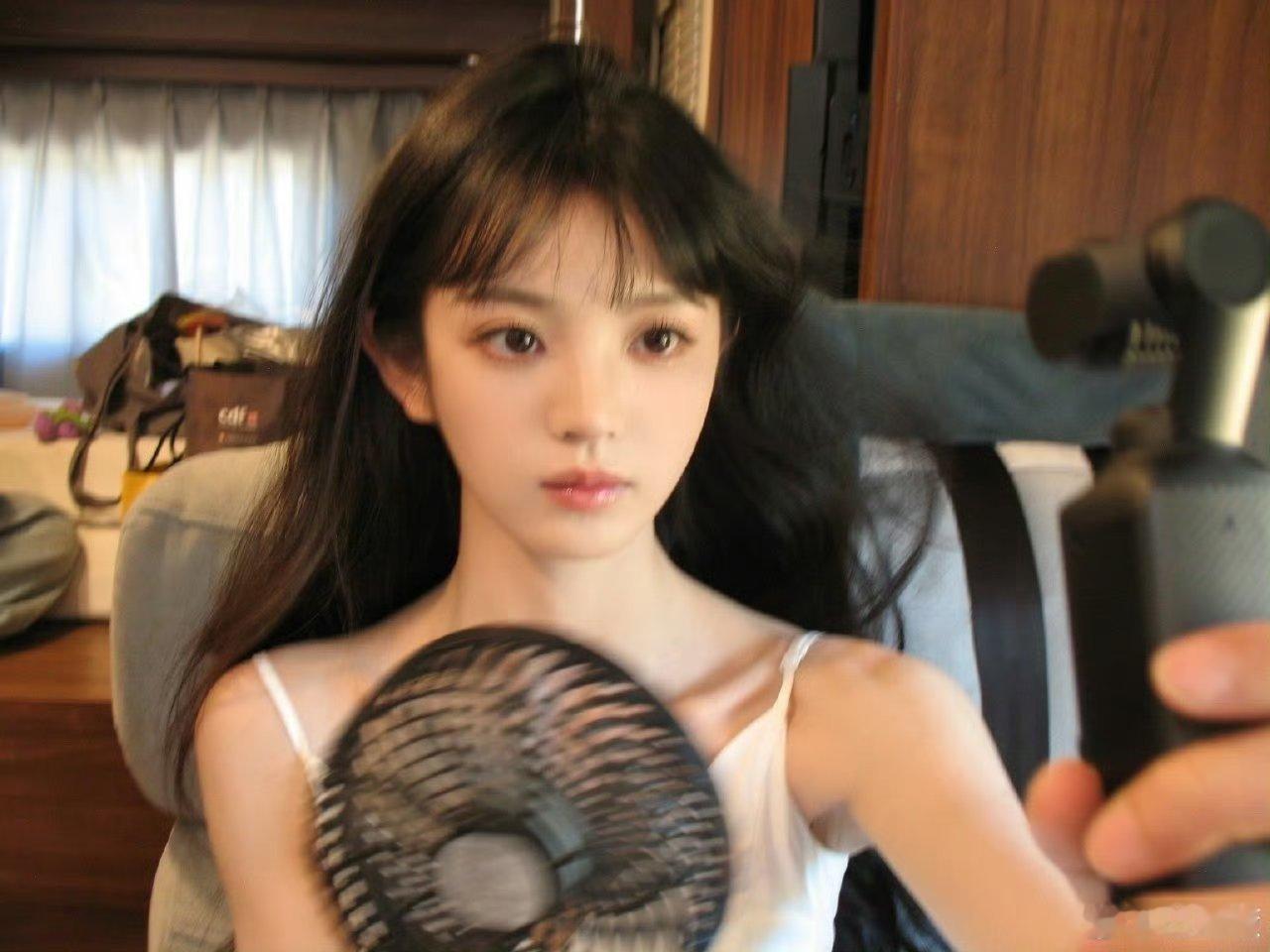 田曦薇真不把我们当外人 粉丝喊话“子夜归定档”秒变剧组茶话会，田老板连夜翻剧本爆