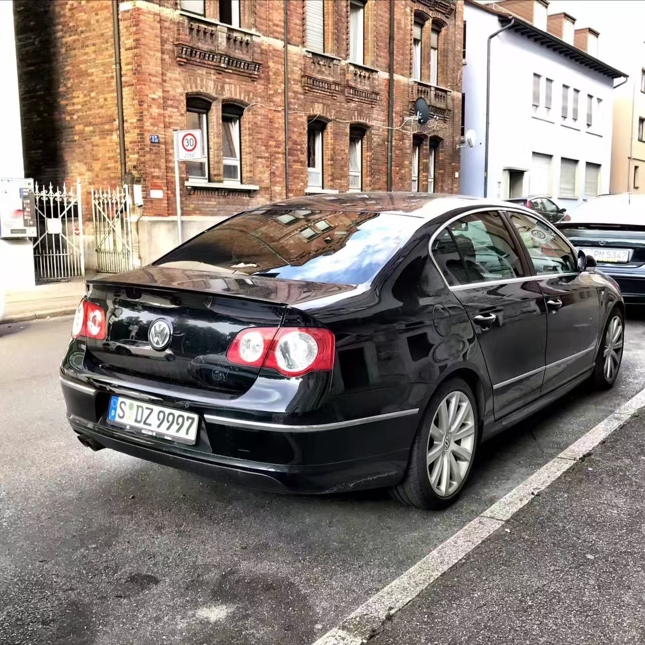 中国汽车终结日本25年连霸 看写了不少，作为一个铁杆车迷，其实挺感慨的。2025