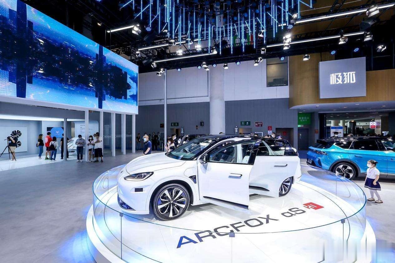 2016辆！极狐汽车的9月交付量只有2016辆，险些连2000辆大关都没有达到！