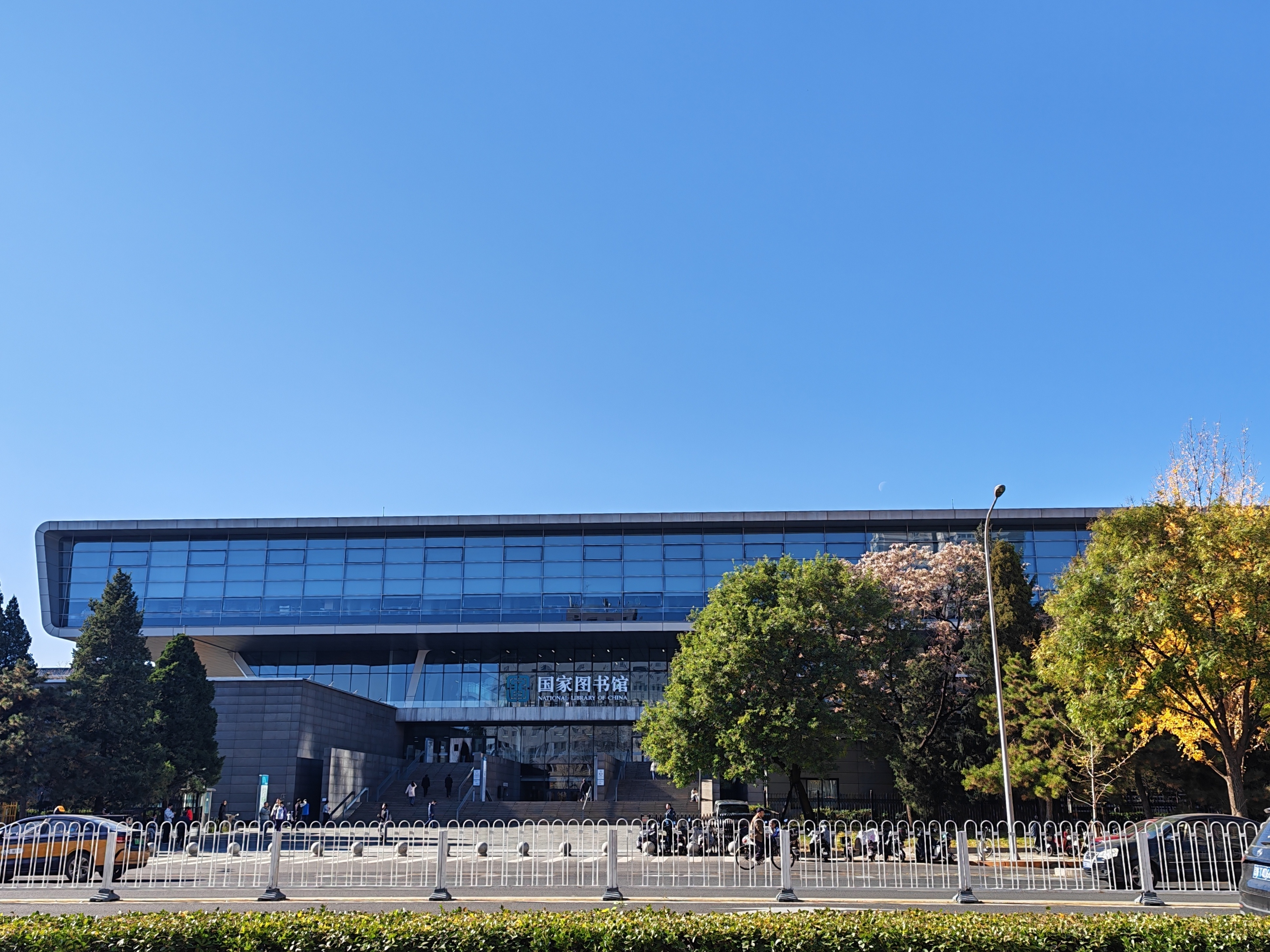 途径毕业后第一份工作的地方曾经单程2小时，我“战斗”了两年……………………………