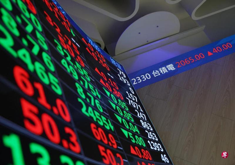 今年以来，台湾网络上充斥着靠房贷、信贷买股，实现财富自由的故事。

在AI浪潮下