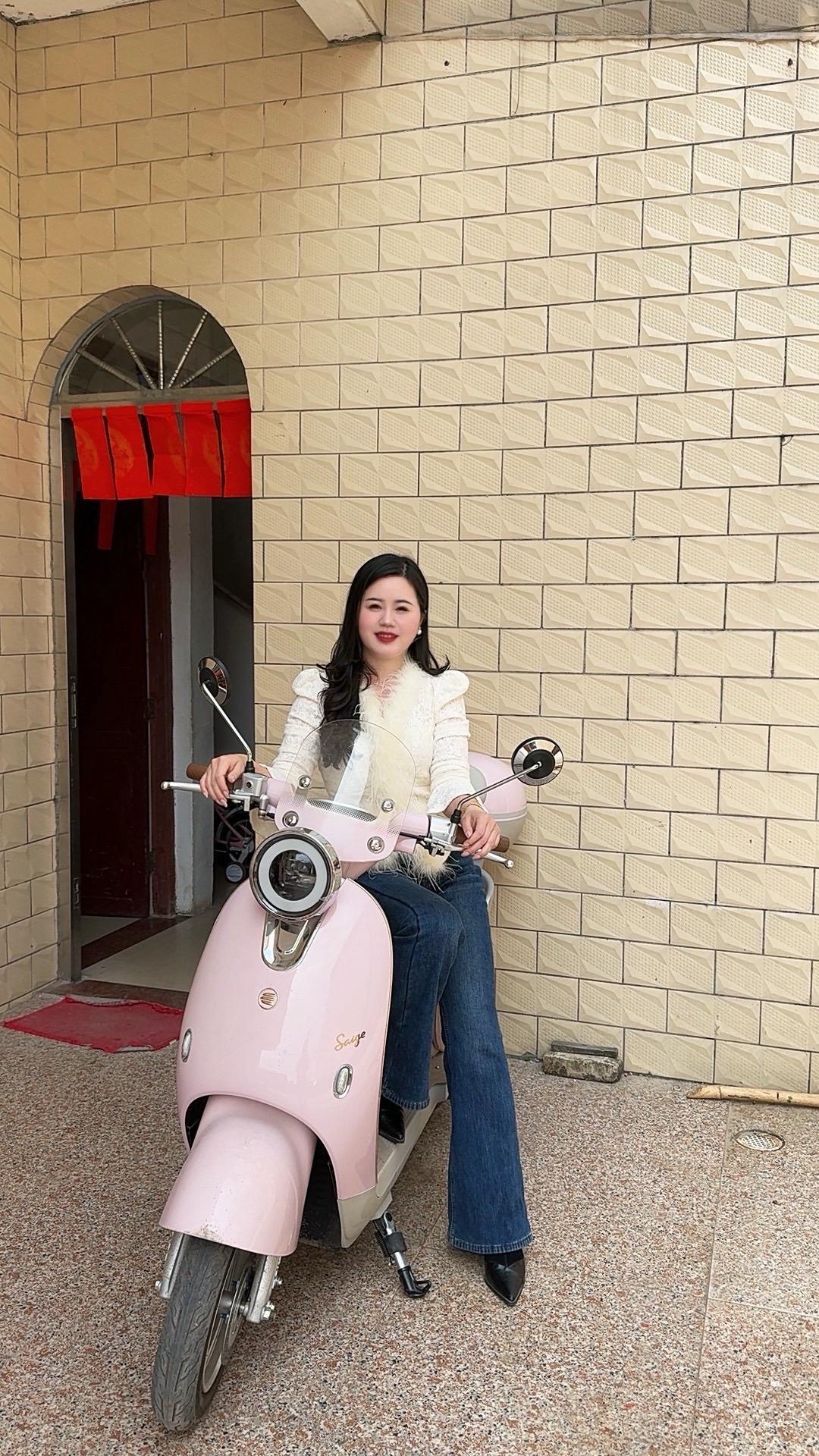 对粉色毫无抵抗力，就连小毛驴都选了粉色😂