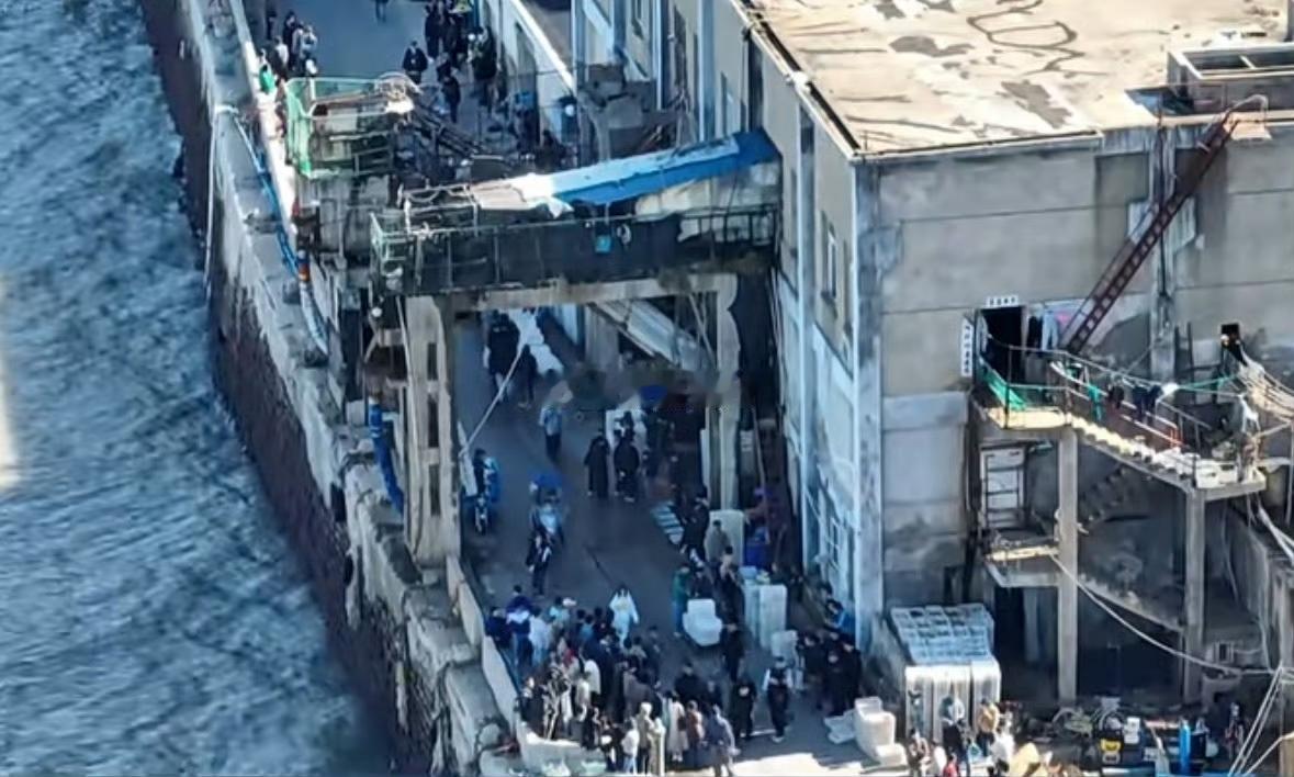 央视剧组来取景了！年度大剧《交锋》在福州连江苔菉镇拍摄，王凯、彭昱畅、欧豪等主演