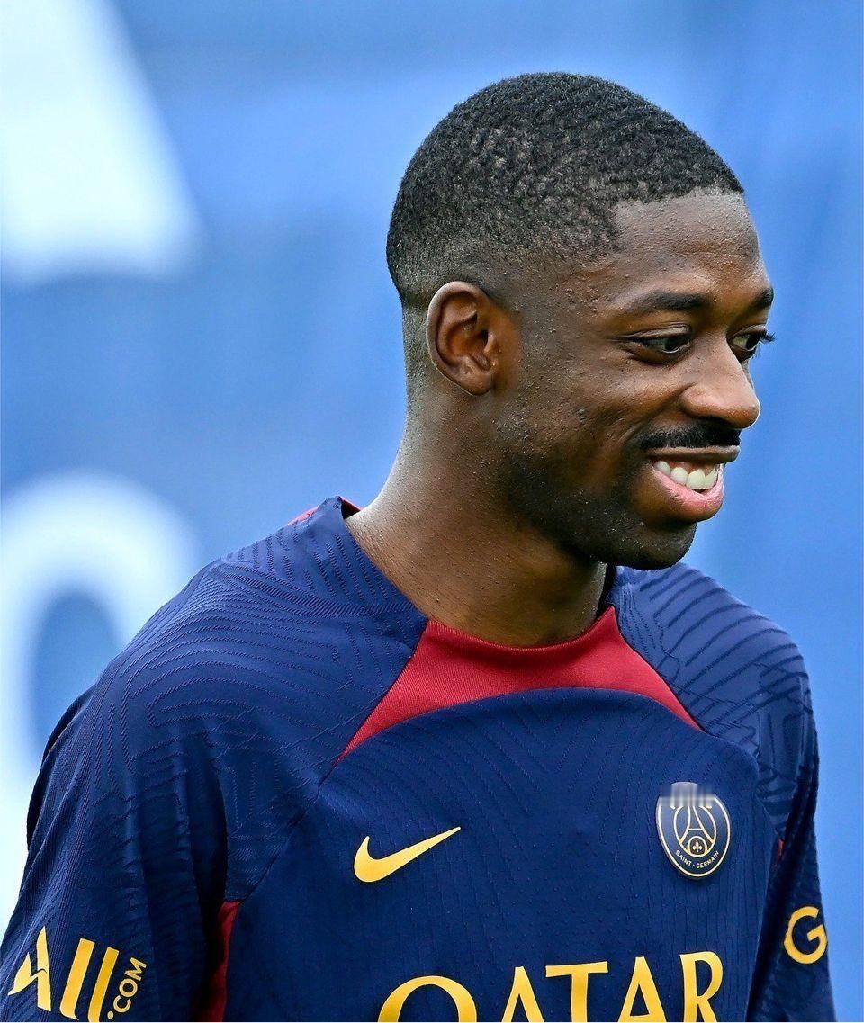 等等，我刚意识到上赛季 Vini Jr 的联赛进球数比 Dembele 多，而 