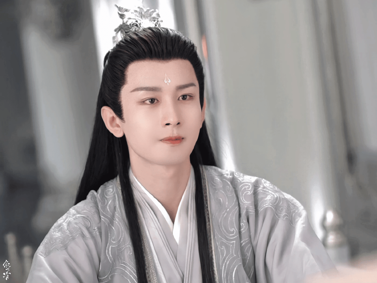 电视剧沉香如屑[超话]洞里有天春寂寂，人间无路月茫茫成毅应渊帝君 ​​​