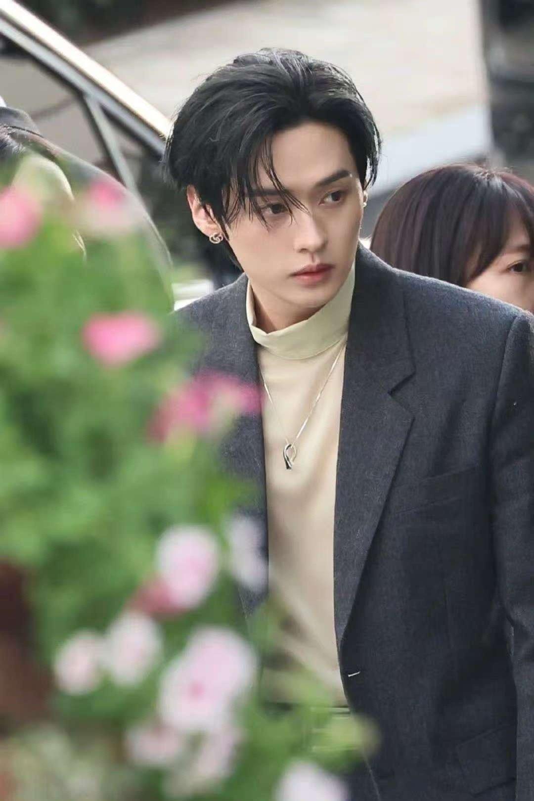 李旻浩Gucci活动生图李旻浩Gucci活动生图状态李旻浩Gucci活动生图，很