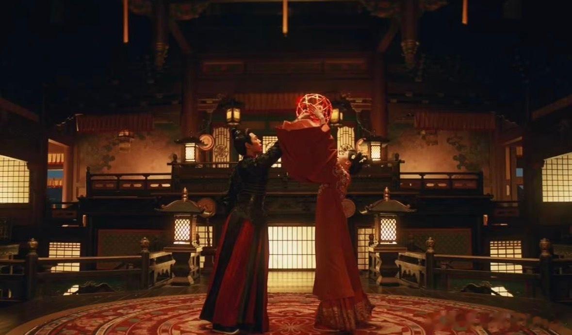 年轻人开始接触非遗滚灯了原来非遗滚灯可以这么美你可以永远相信老祖宗的审美 