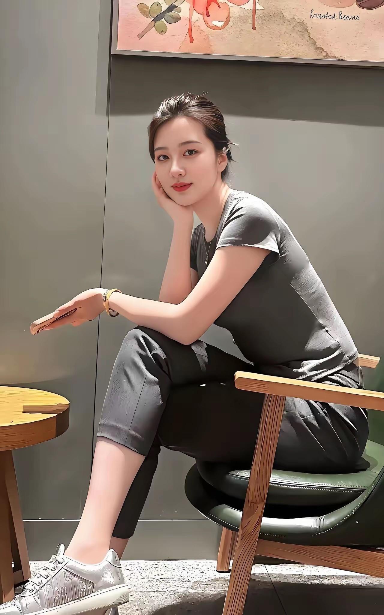 不要看我外表很冷漠，机会从来都是留给主动的人！