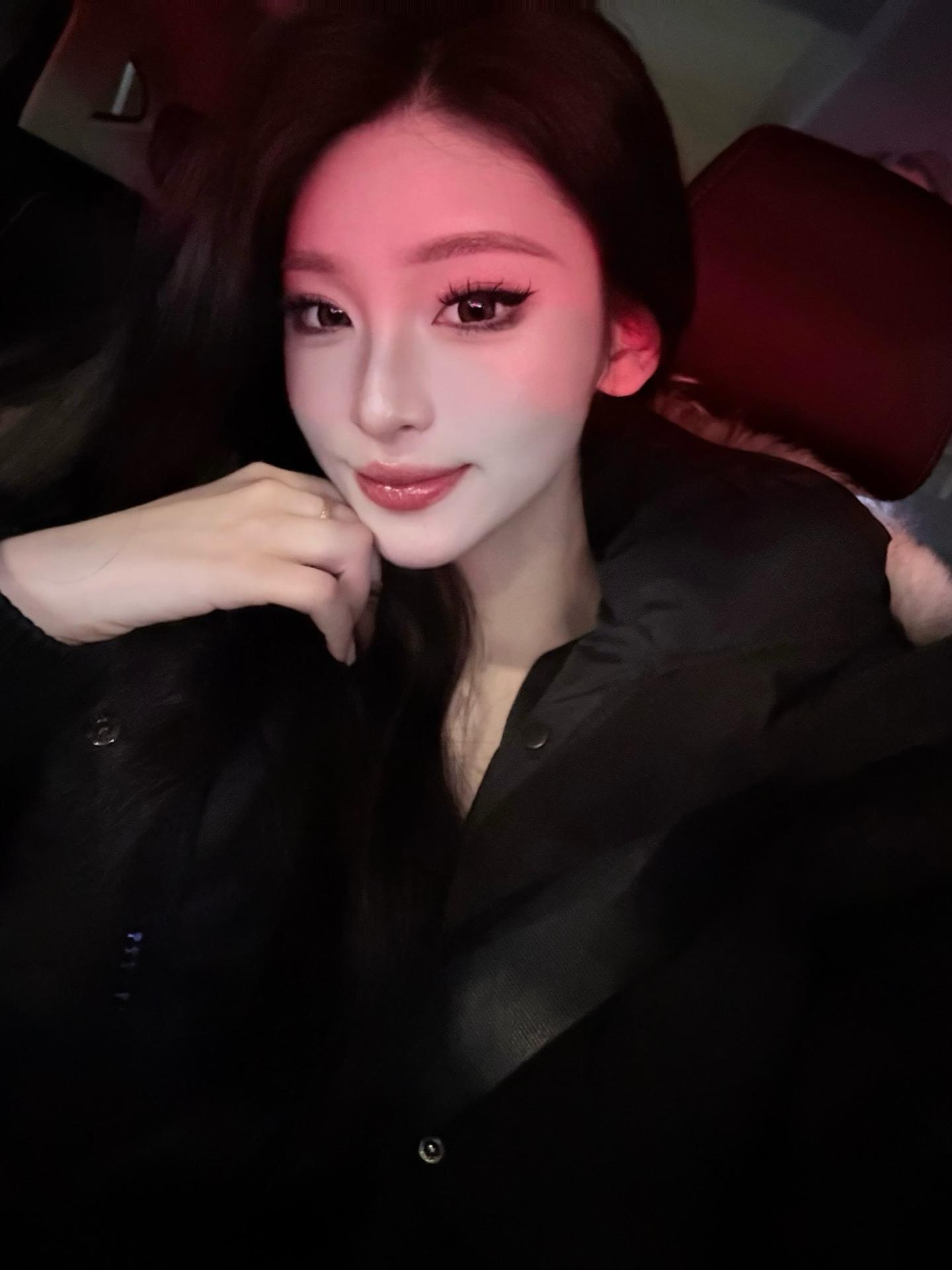 别把我的心搞的一团糟还在这儿萌萌的笑。
