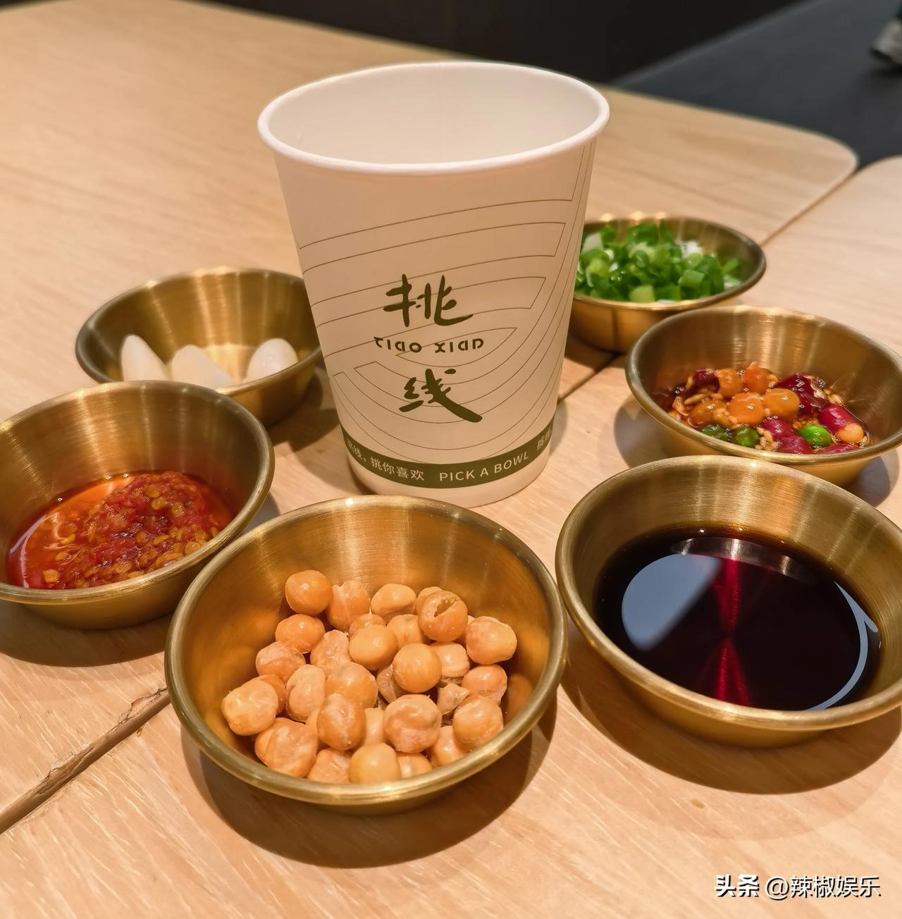 吃吃喝喝玩玩乐乐，一天就过去了。