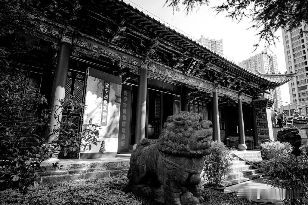 昆明安宁文庙，建于元代，是云南保存极少的元代建筑之一，全国重点文物保护单位。#云
