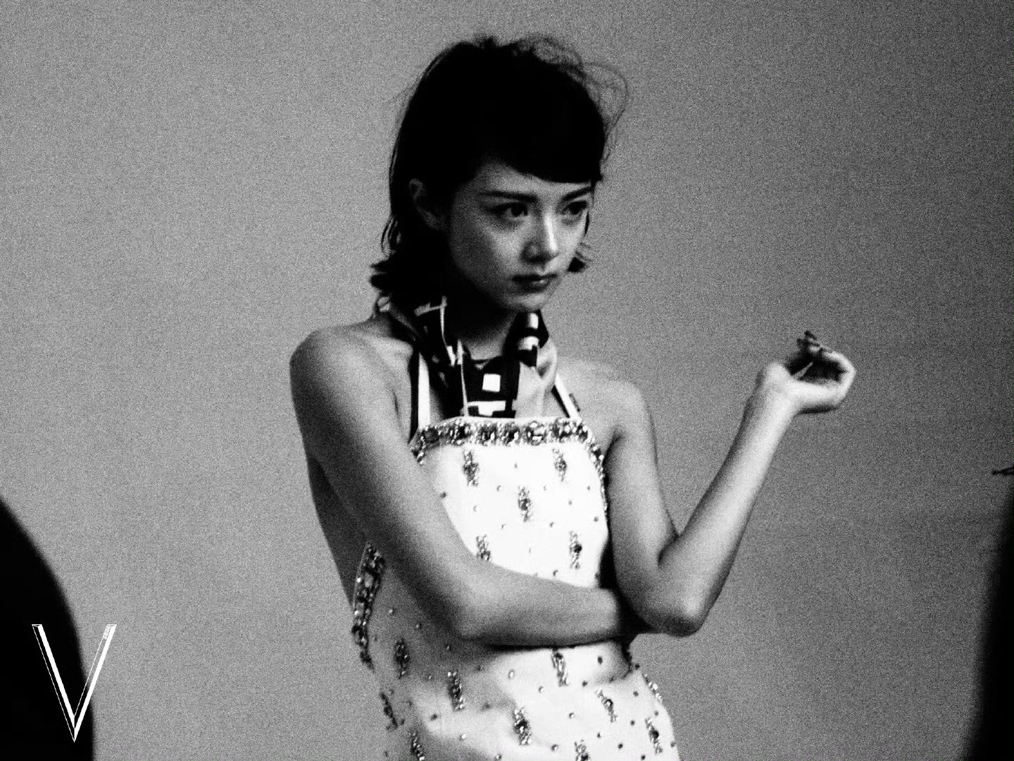 赵今麦鬼马少女 她希望成为“靠谱又有点不靠谱”的人。工作时可靠，生活中自在，不设