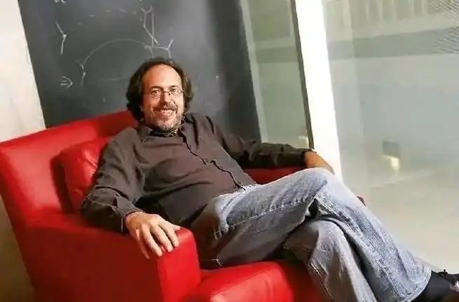 科学总是会在我们提出可证伪理论时取得进步，哪怕最后的结果是我们证明这些理论并不正