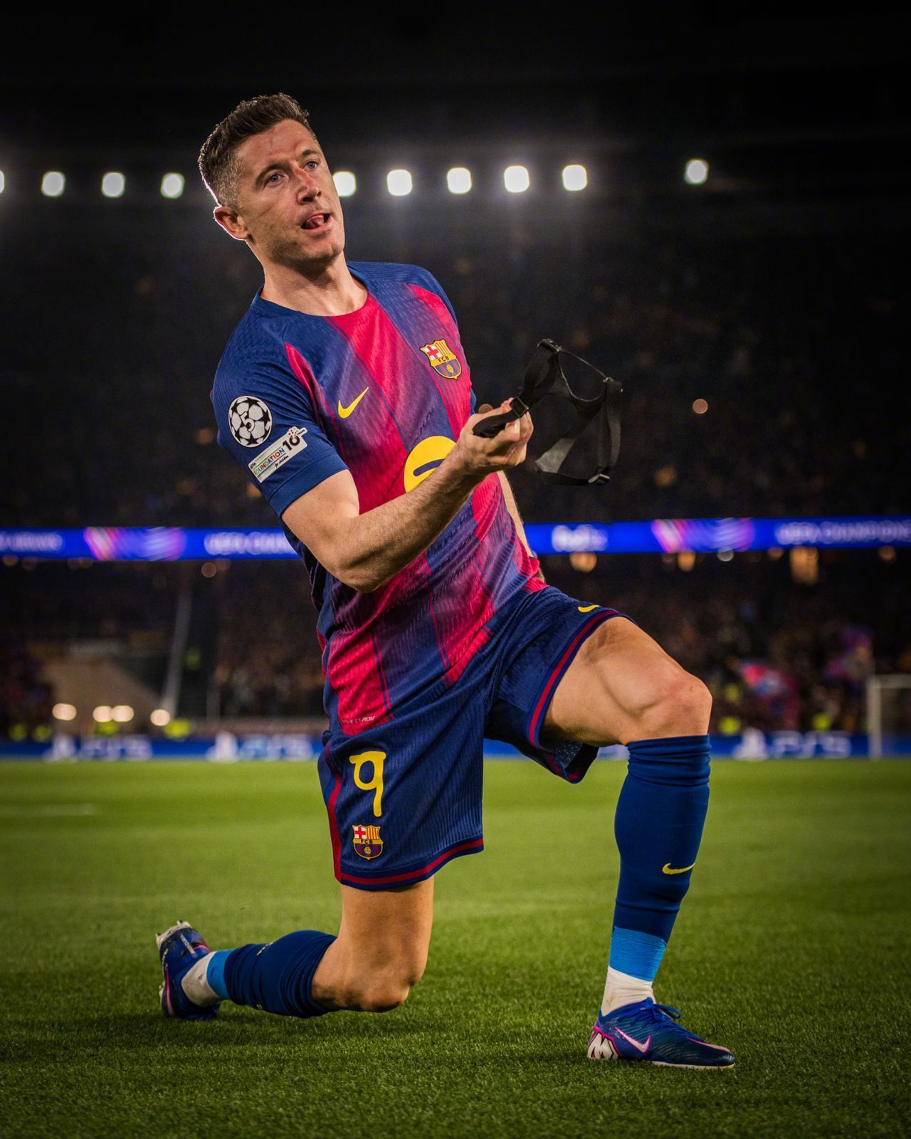 巴萨7比2纽卡斯尔联 到底谁在说这个莱万老？这个梅开二度额莱万可太棒了！！！⚽纽