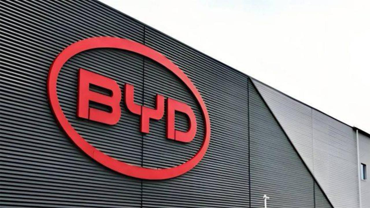 产销快报显示，比亚迪集团6月份共销售382,585辆汽车，同比增长12%。其中，