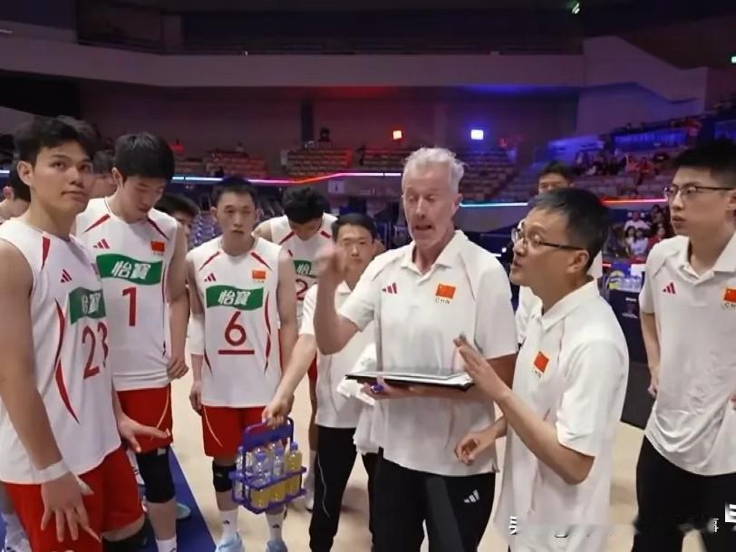 嗨，伤心一秒，中国男排步中国女排后尘，今晚大比分1比3输韩国队，止步亚锦赛八强。