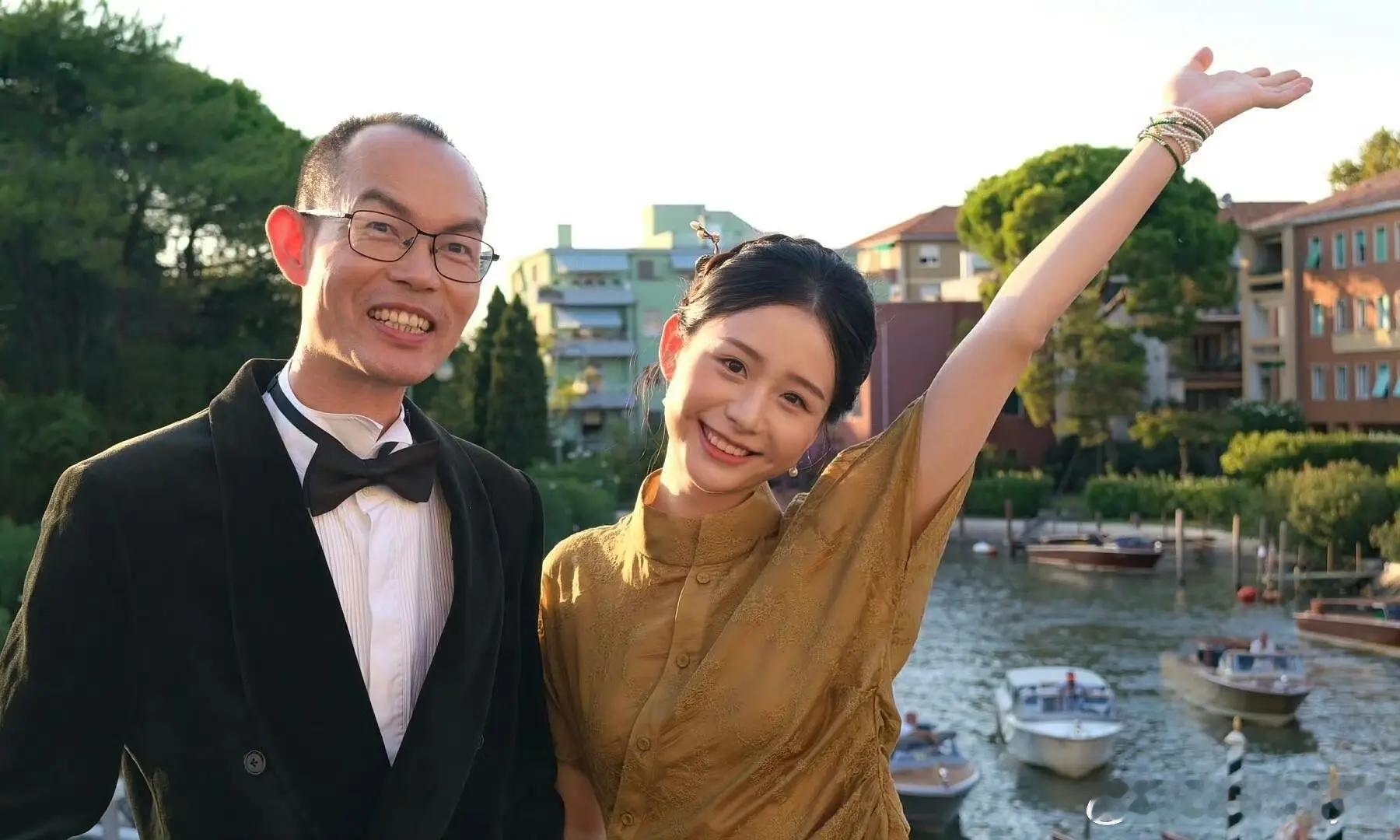 王晓慧的两个小酒窝太好看了吧[送花花][送花花] ​​​