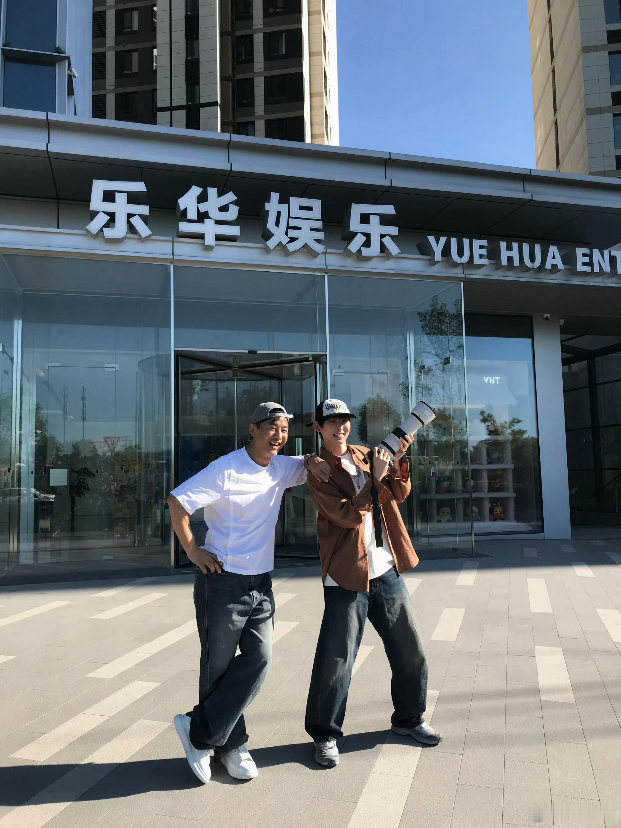 唐九洲也要当站哥郭晓东的大炮怎么到唐九洲手上啦，看来九洲也想当站哥了，给九洲一个