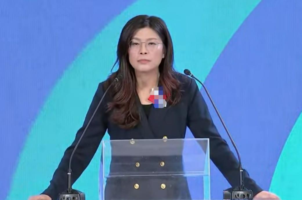 陈挥文批郑丽文废话多：100%做不好党主席

当 郑丽文 在11月1日正式就任中