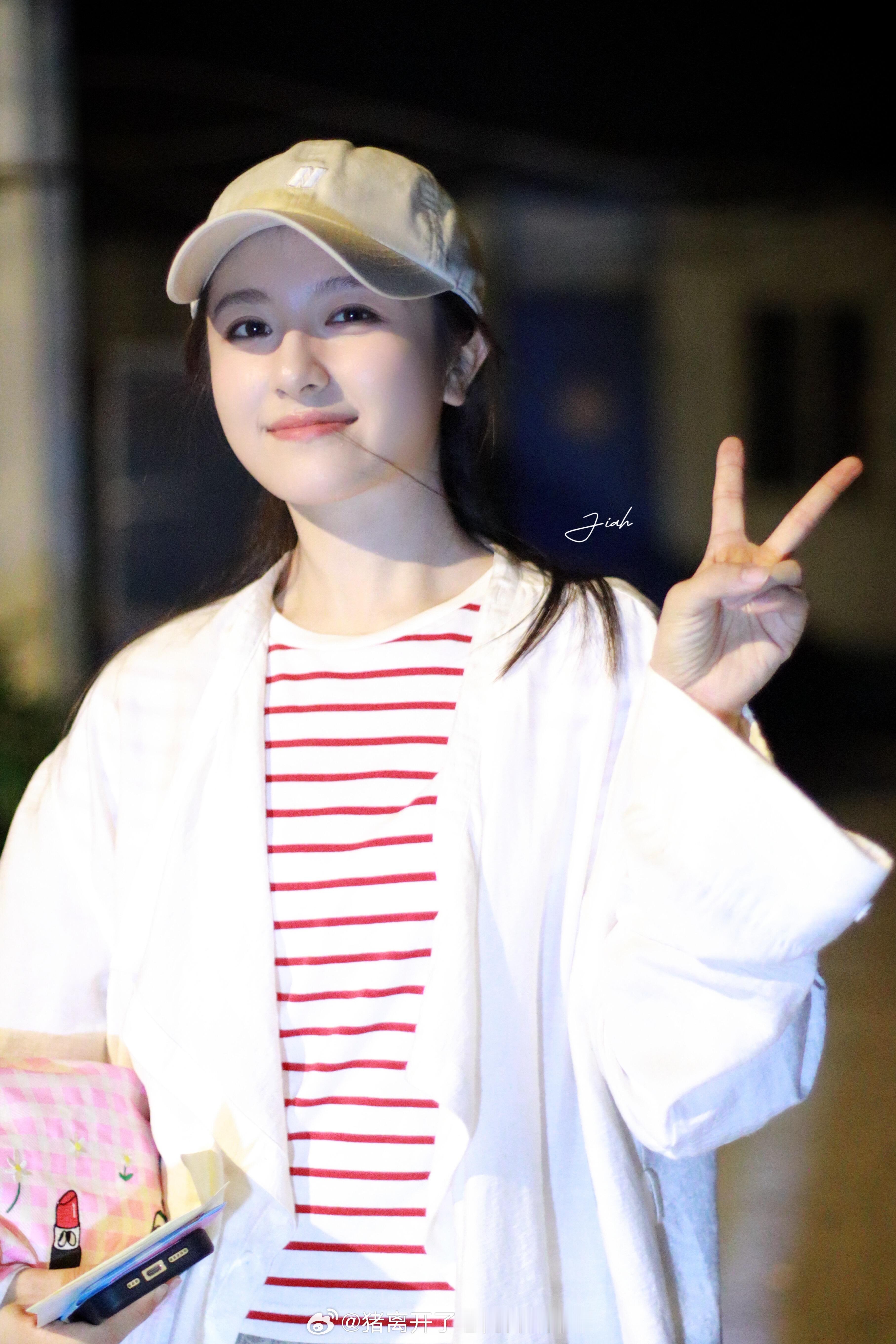 李兰迪《海岛舒服日志》下班路透，气血充足的美！！