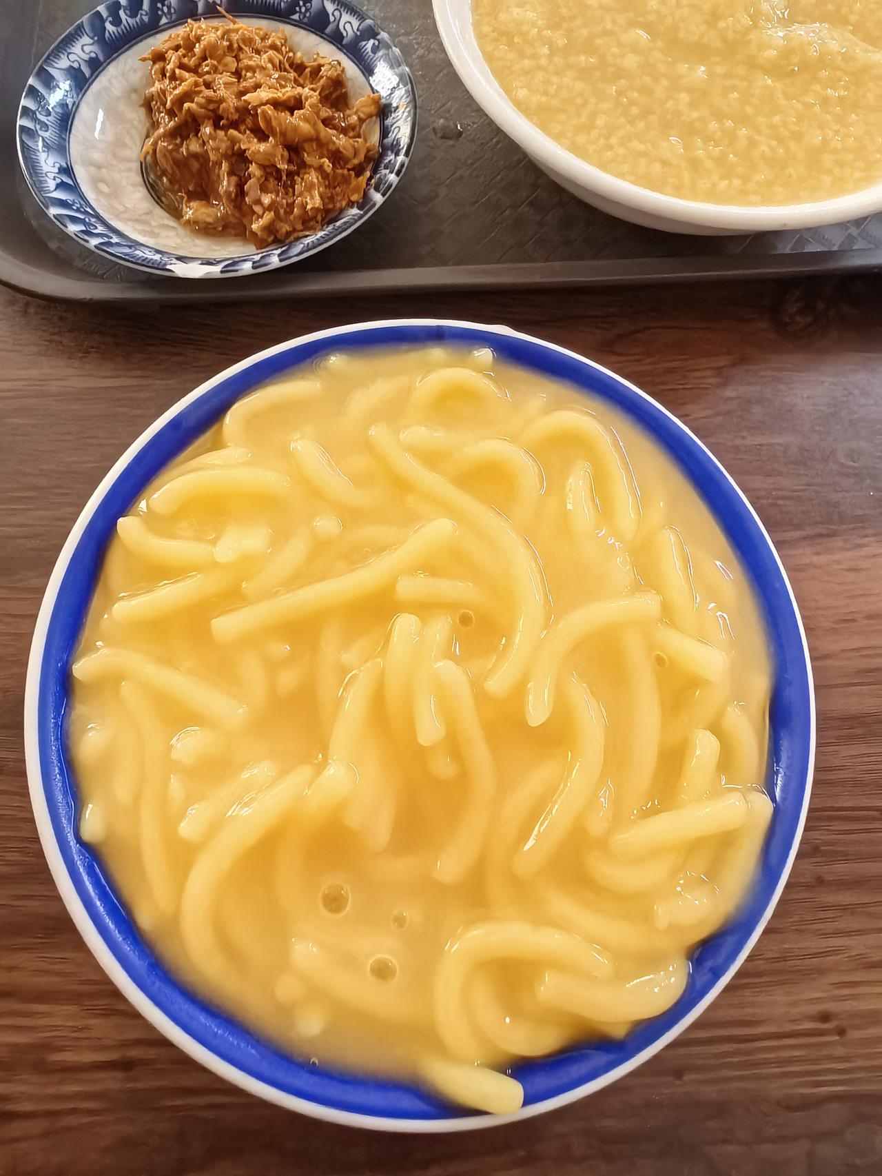 喜欢上本溪桓仁了。
前天晚上在本溪桓仁县千山路的一家饭店吃了晚饭，朋友们连声称赞