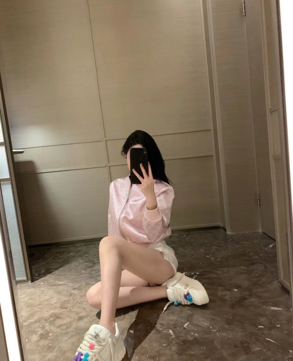结婚的意义呢是万家灯火有一盏灯为你而留伴侣呢真的很重要 冲动的早婚不如清醒的晚婚