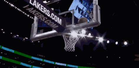 东契奇血染赛场，首节狂砍11+5+4后伤退

湖人vs魔术首节战罢，场上却传来令