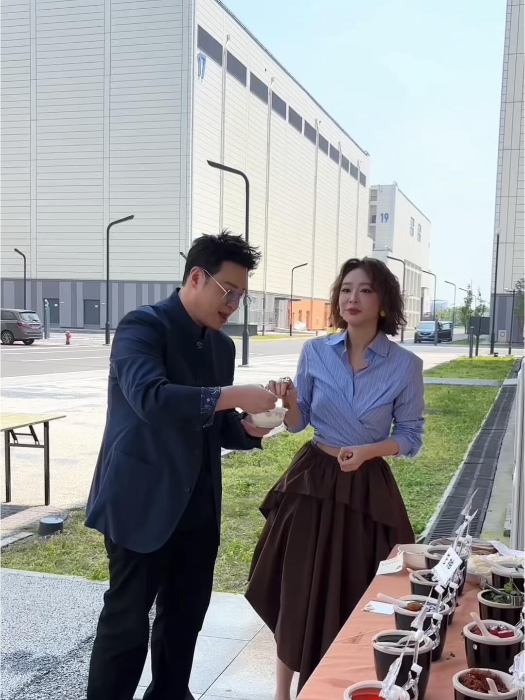 潘玮柏来扬州录综艺了 潘帅落地扬州录制美食综艺百厨大战，爱吃面遇上淮扬面食天堂刚