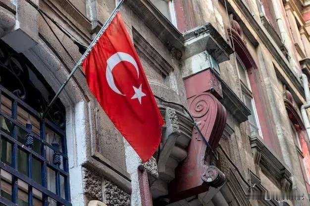 土耳其政府首次承认，安卡拉可能会研发自己的核武器

土耳其《共和报》援引该国外交