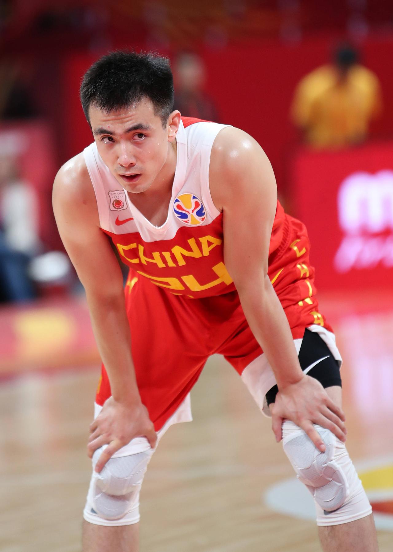辽宁三连冠后，玄冰二老韩德君，李晓旭退役，主教练杨鸣下课，郭艾伦张镇麟出走，今年