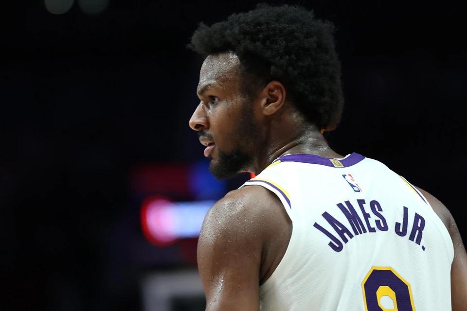看NBA上咪咕视频，布朗尼在湖人媒体采访日时谈到，“我每天都想证明我是布朗尼，而