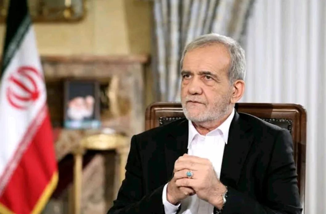 半岛电视台报道，当地时间1日，伊朗总统佩泽希齐扬发布电视讲话，呼吁民众理解政府推