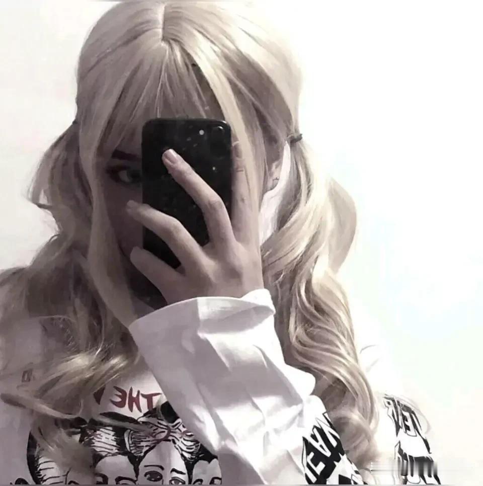 可怕的精神病！20 岁女大学生小嘉在深圳市康宁医院诊疗，出院 5 天后就坠亡了。