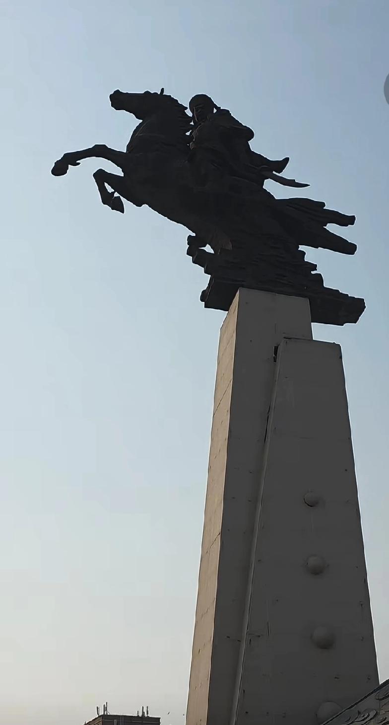 打卡依兰县参观徽宗二帝囚禁地，这体验太特别了。徽钦二帝“坐井观天”的地儿就在黑龙