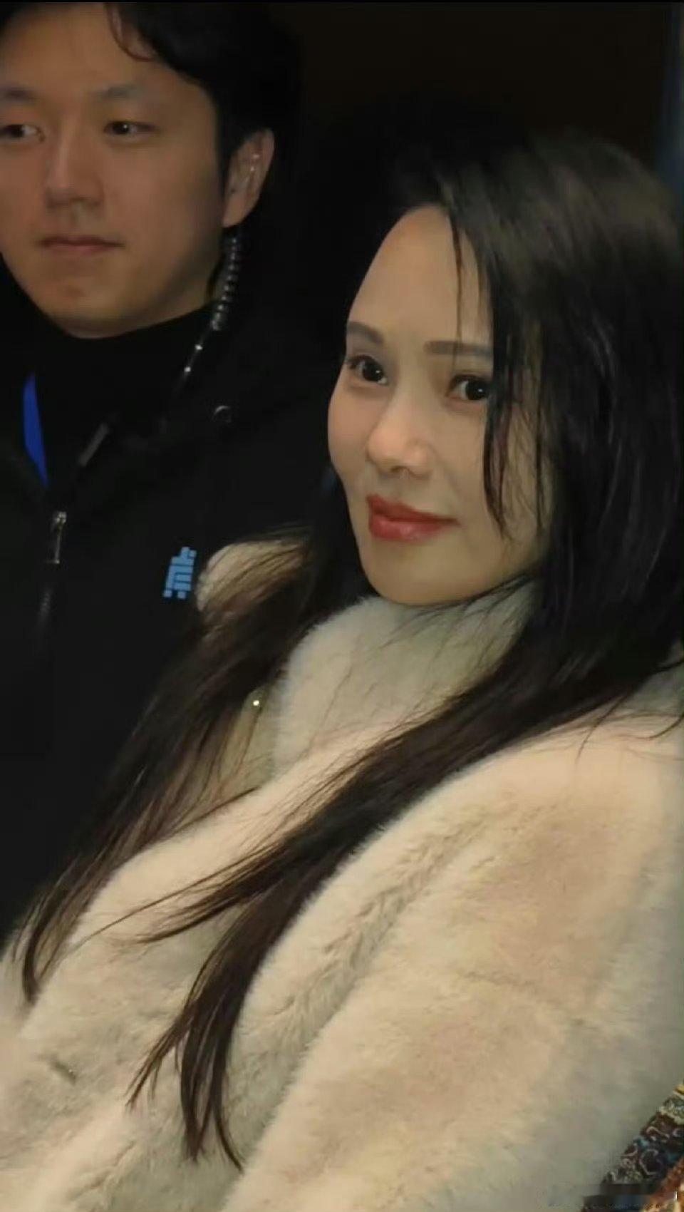 伊能静底子不基础生图就不基础不老女神气质好绝美艳动人[心] [期待]没滤镜也挡不
