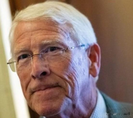 共和党参议员维克尔称普京是"一个撒谎者，他在破坏和平进程"。他此前曾表示普京应为