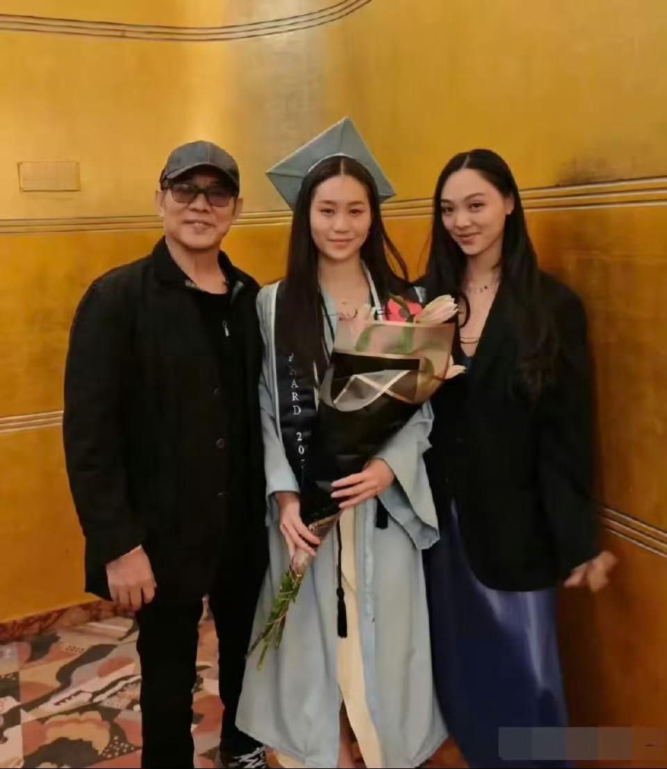 李连杰 再强的男人也是女儿奴 谁能想到功夫巨星在女儿面前秒变温柔老爸呢～拳脚世界