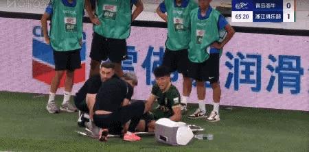 2球1助攻！浙江新外援前锋米特里策，首秀就见效技术有，一条龙爆破有，射门也有，这