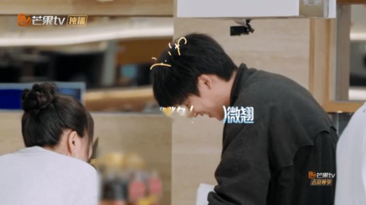 丁程鑫李雪琴夸吴泽林丁程鑫夸吴泽林会做饭的男人最帅了 李雪琴花式彩虹屁搭配丁程鑫