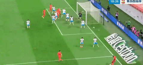 李昊再现神级扑救媒体人盛赞李昊 李昊门线极限神扑引狂赞，媒体人齐呼：国足该场场首