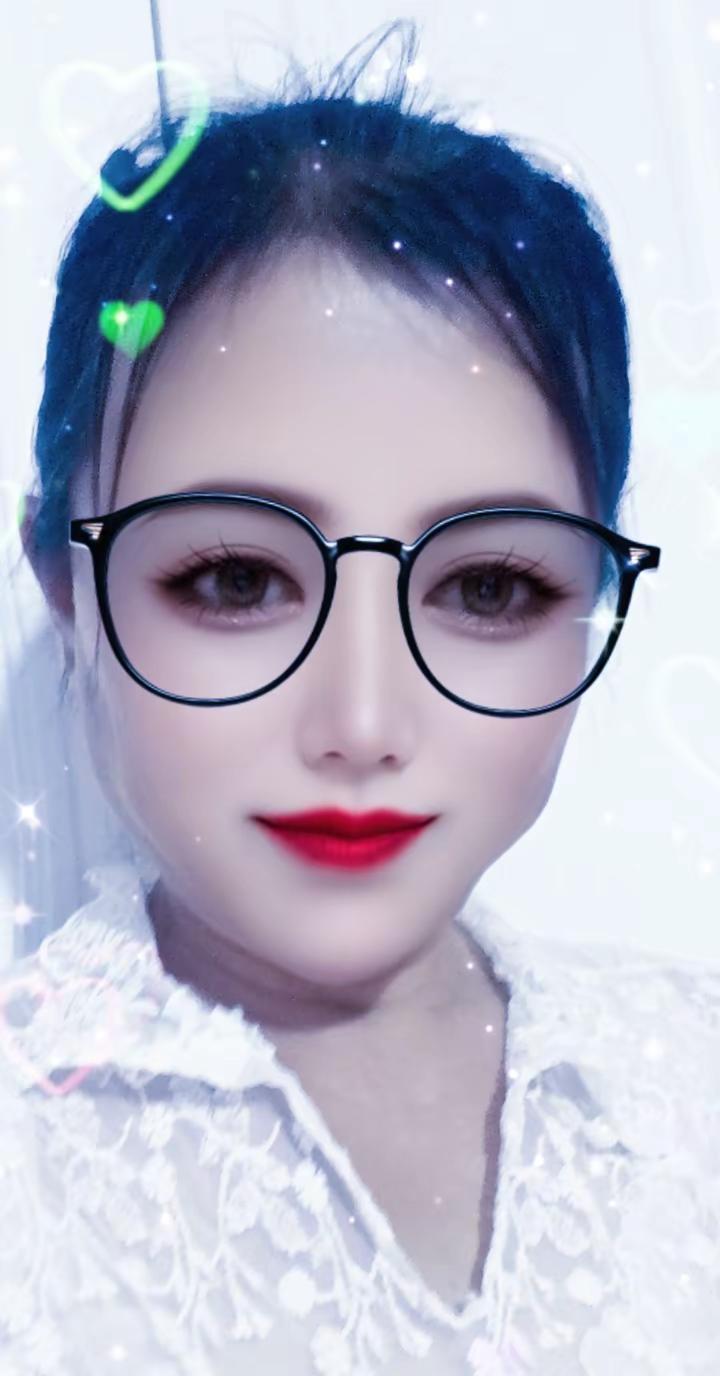 谁戴眼镜谁好看