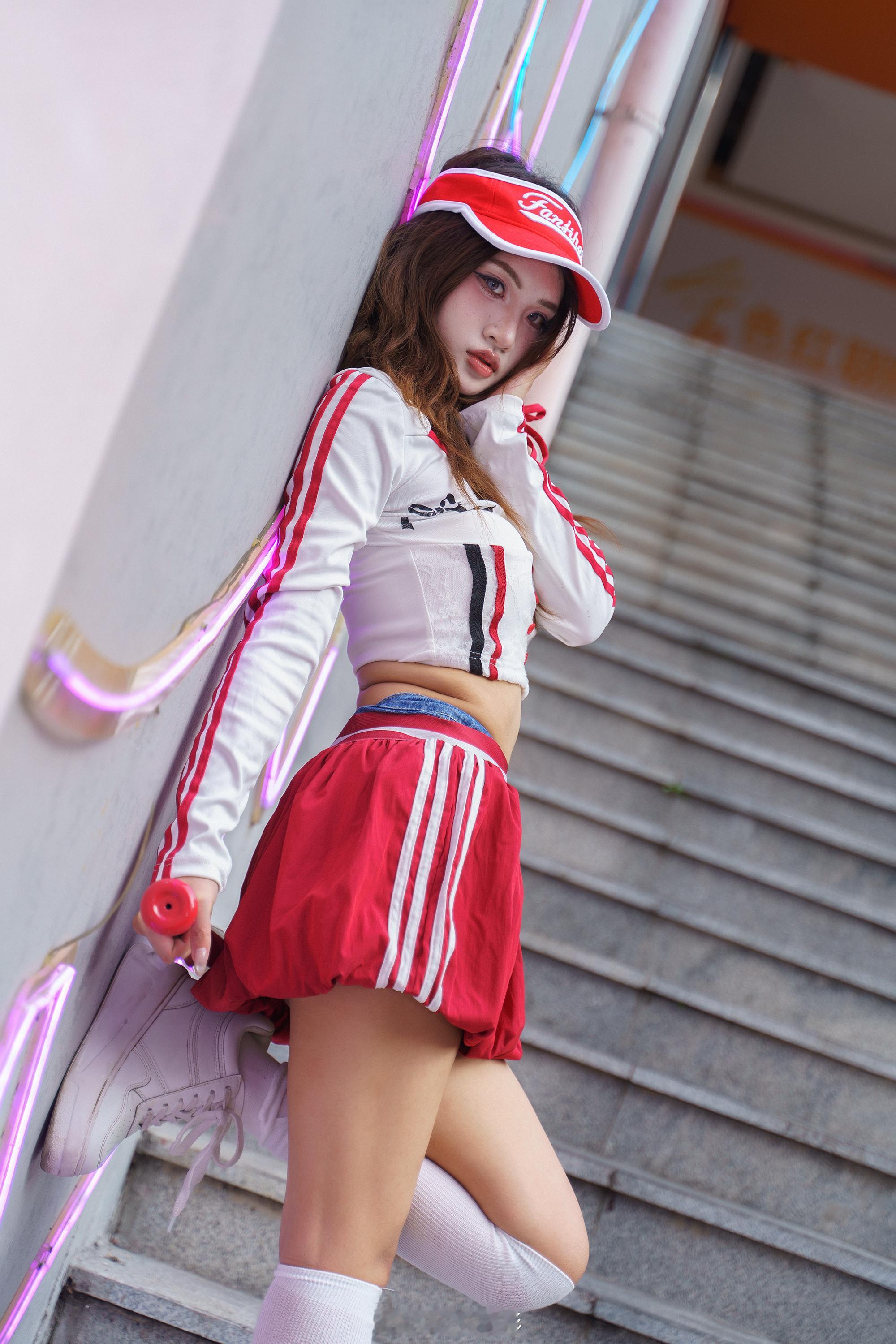 扬韬广场外拍美式复古出镜：Angel ​​​