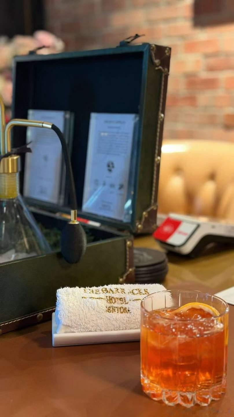 Barracks百年遗产酒店，由英国军营修缮特别推荐的是BEDROCK ORIG