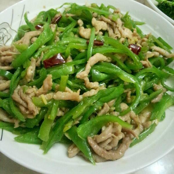 嘿，朋友们！今天咱们不扯那些高大上的料理，也不讲什么复杂的厨艺秘籍，就来聊聊一盘