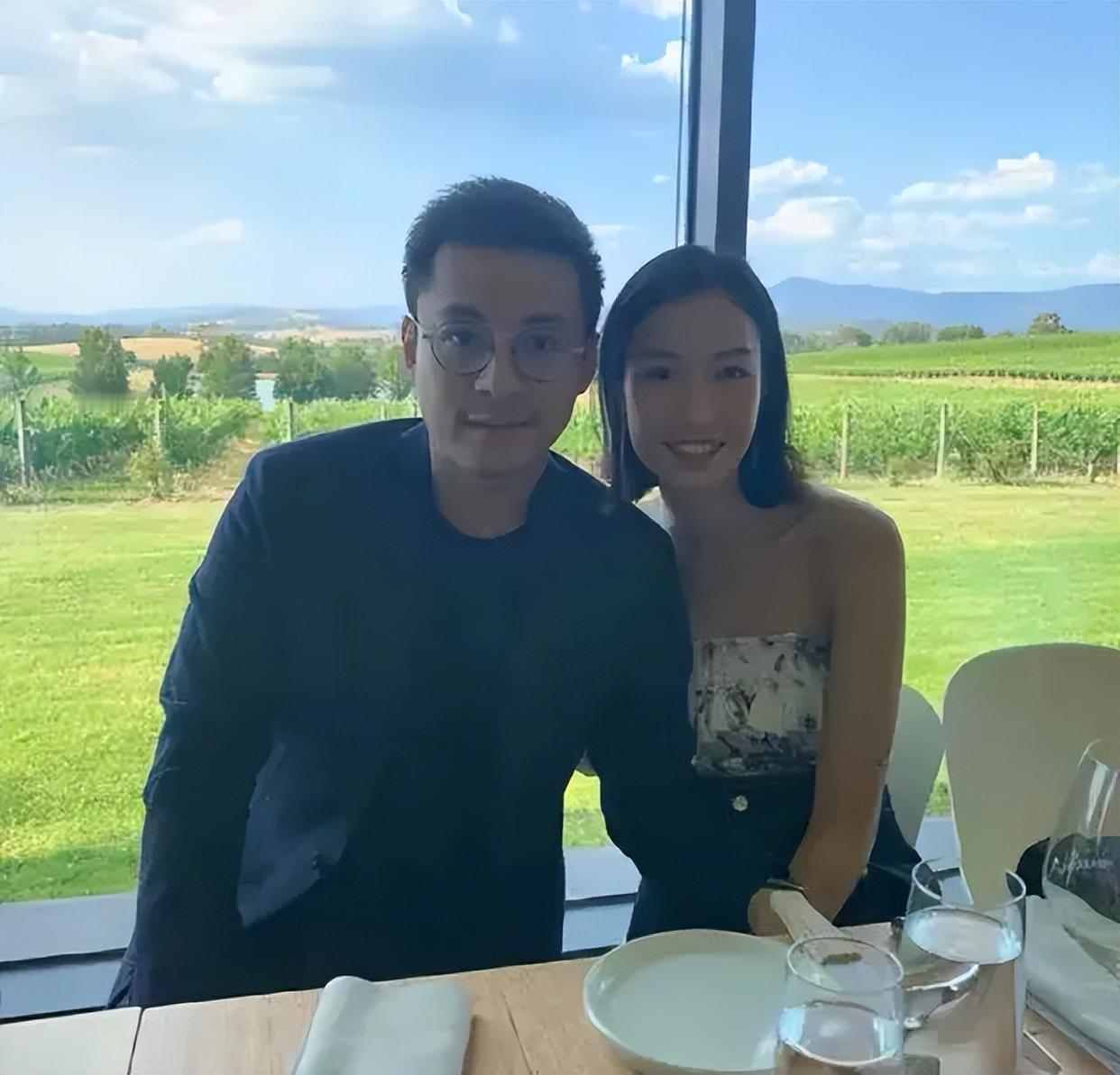 霍启仁求婚成功，泰国女友家境在泰国比较响当当，关键是未来新媳妇儿和霍启仁母亲朱玲