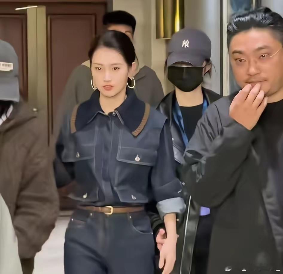 岳雨婷懵了王小亿也懵了因为她们最大的竞争对手郭宇欣居然跑去演长剧了！郭宇欣在长剧