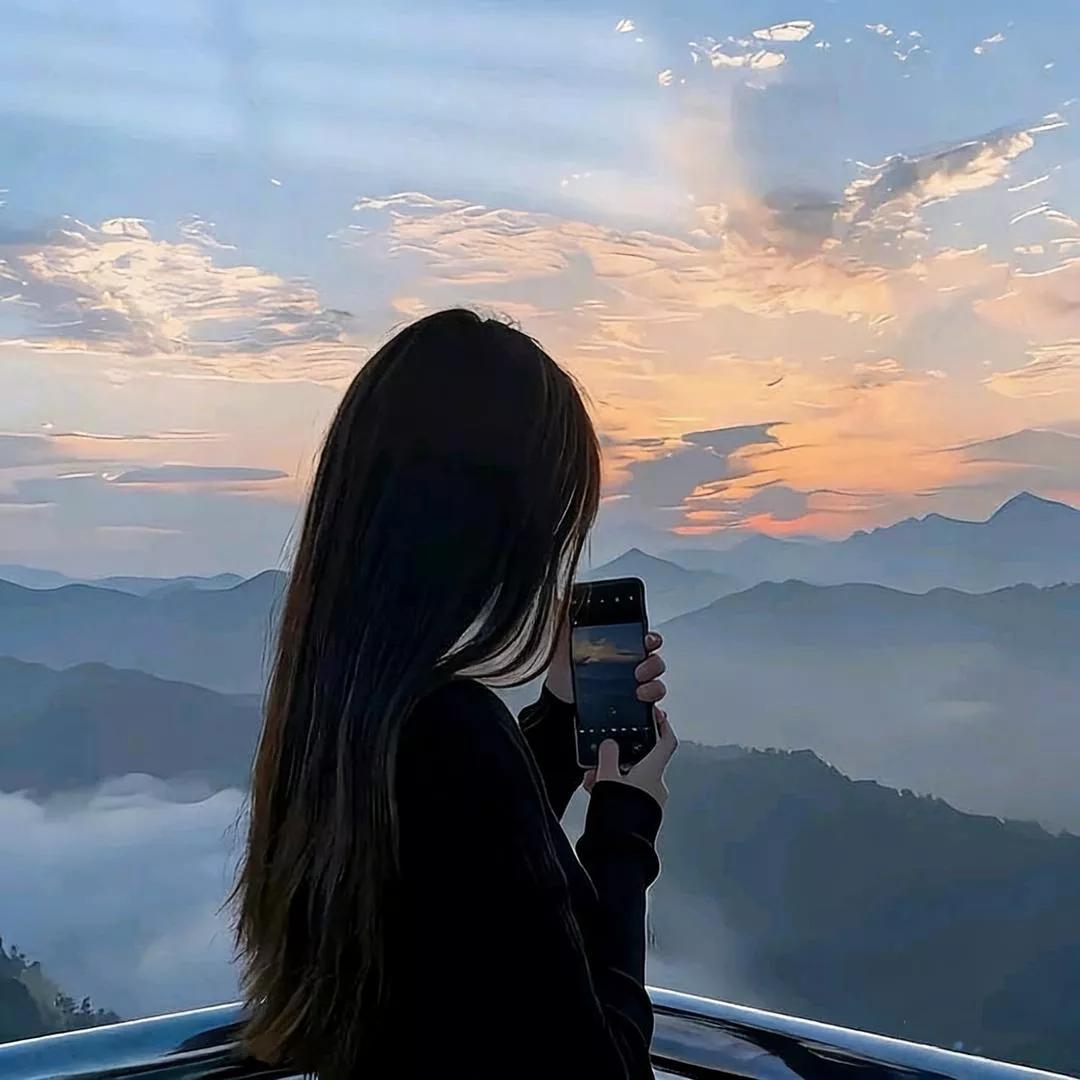 云海日出，静享时光云海日出的美景 日出云海景 奇观云海 手机自拍云海 云海追日出