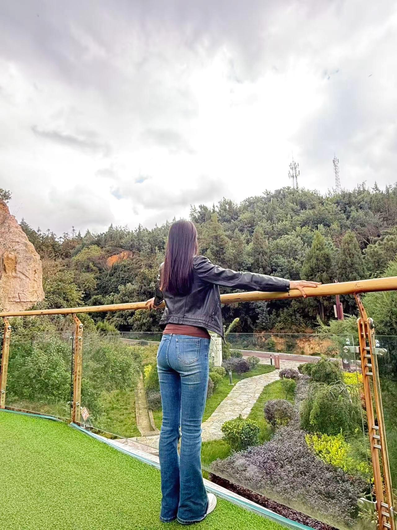 你说你有老婆压力大，那你把她转让给别人啊，干嘛给自己那么大压力